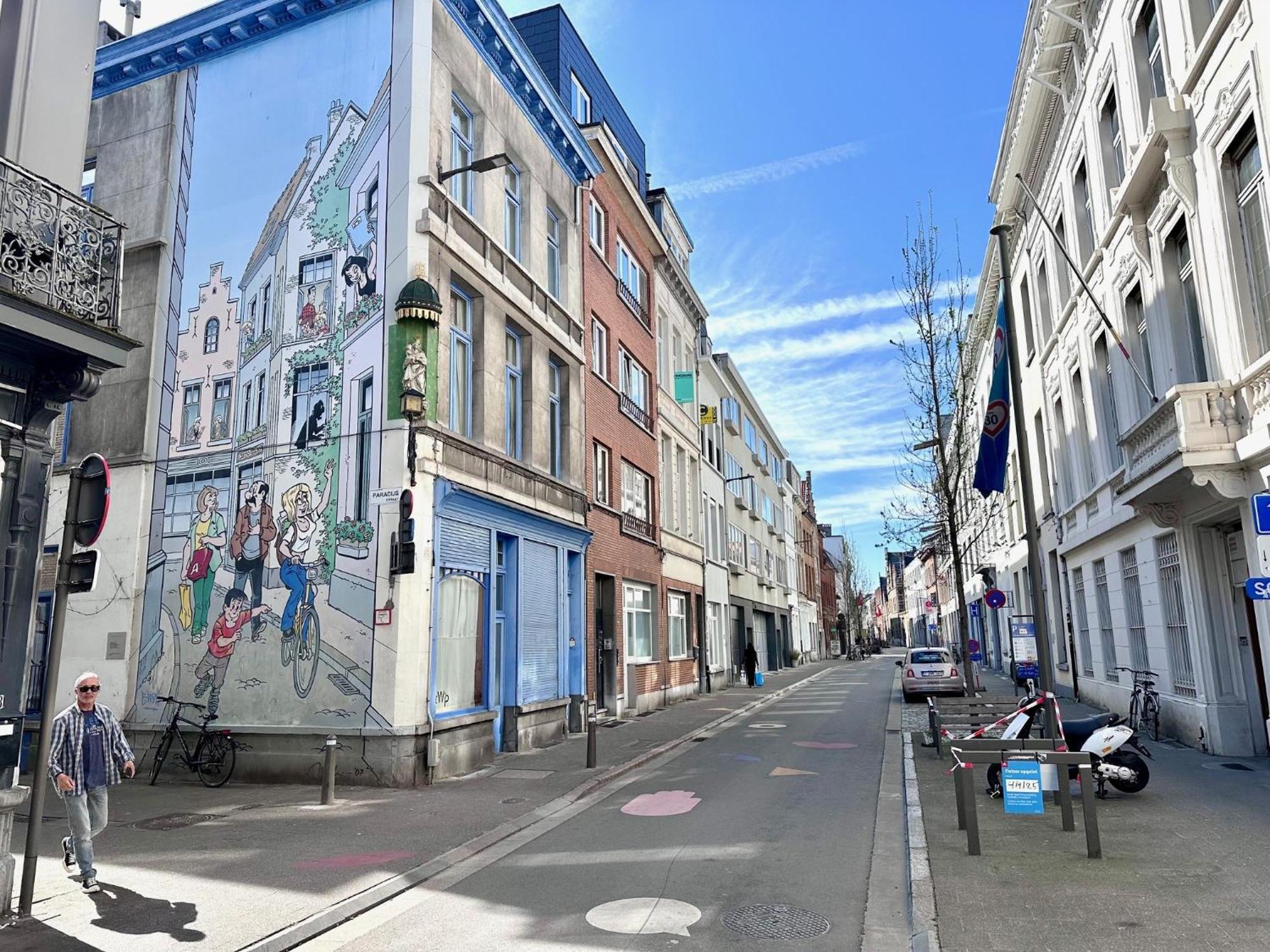 Colorful Pop Apartment In The Heart Of 安特卫普 外观 照片